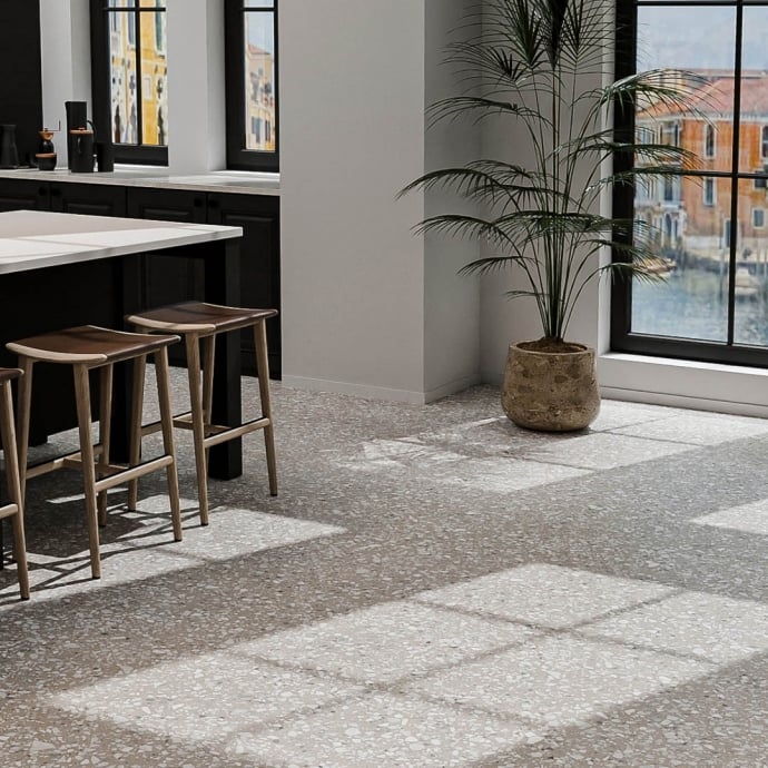 Classico terrazzo veneziano marrone chiaro e bianco