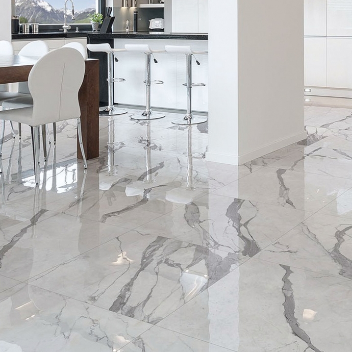 Glossy Statuario marble with diagonal grey lines